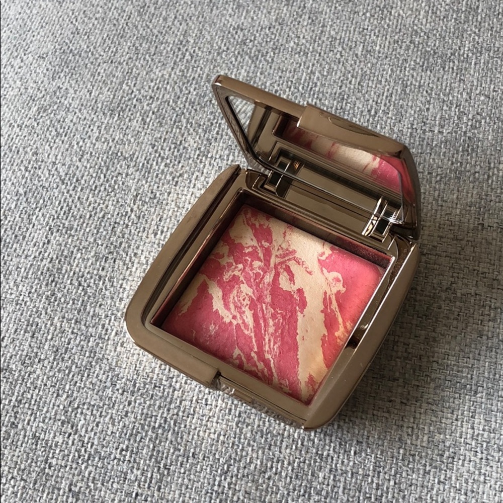 Hourglass Diffused Heat